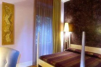 Hotell Mangili 3*