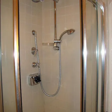 Mangili Hotell 3*